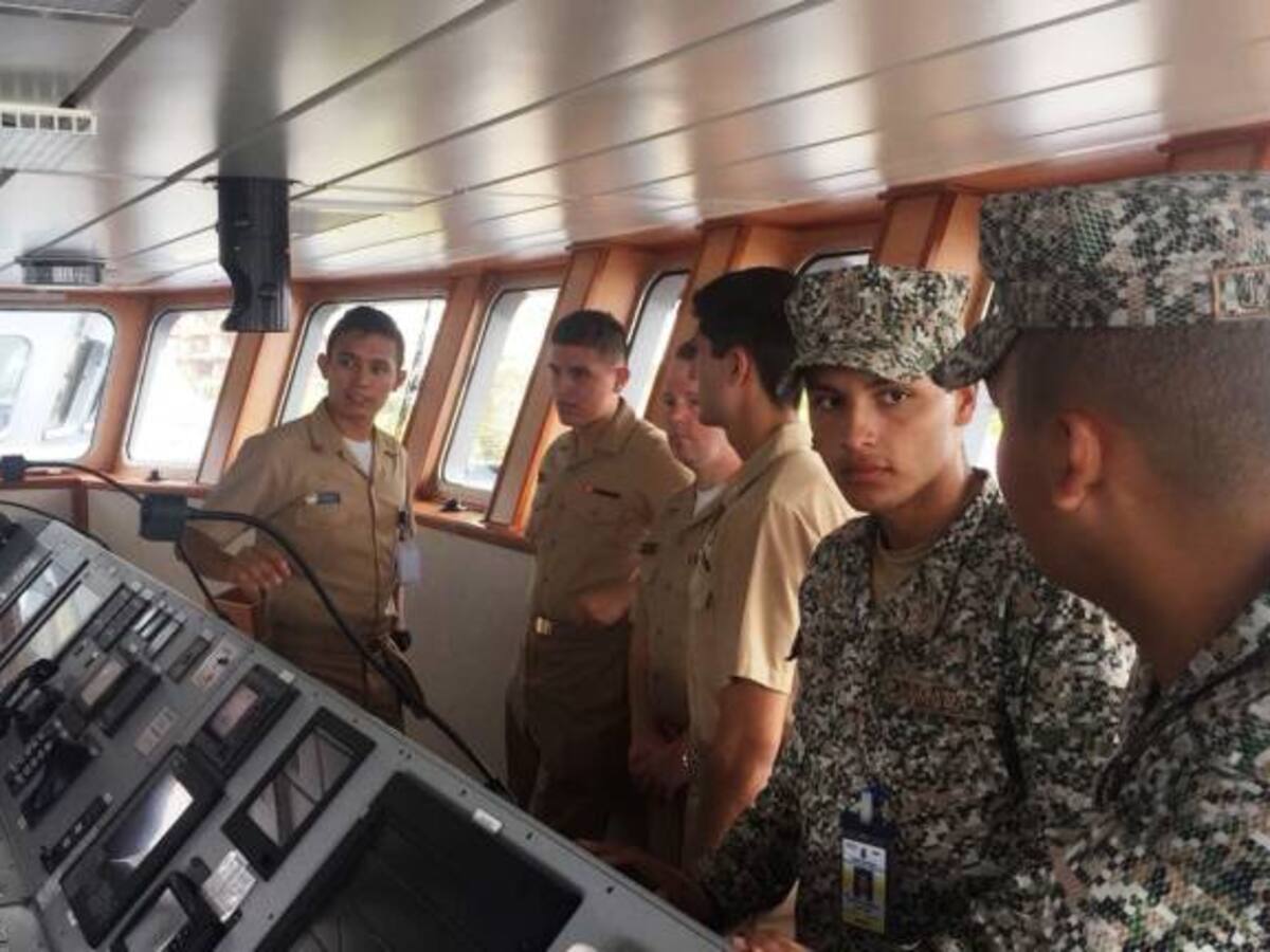 Intercambio académico con cadetes de la academia naval de Estados Unidos