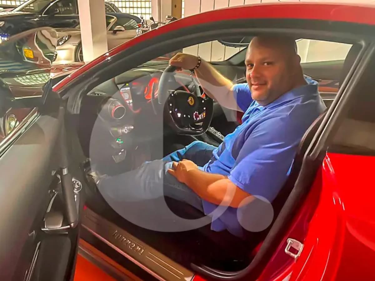 En Ferrari y con Rolex, así se fotografiaba Miguel Quintero, hermano de Daniel Quintero