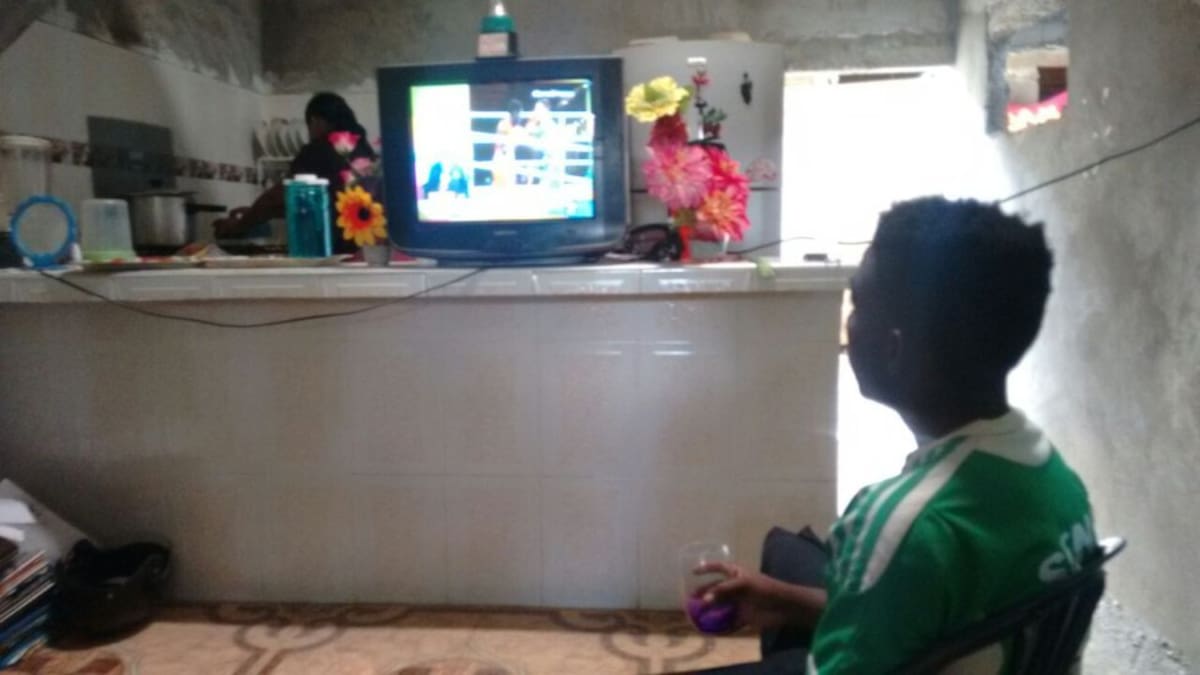 Pegados al televisor y mandando la mejor de las energías desde Chigorodó hasta Río, así vivieron el combate sus familiares. 