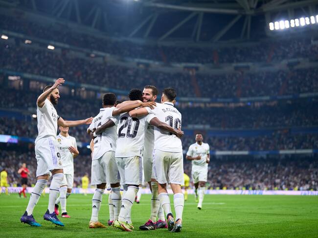 MADRID, ESPAÑA - 08 DE ABRIL: Vinicius Junior del Real Madrid CF celebra después de marcar el segundo gol de su equipo durante el partido de LaLiga Santander entre el Real Madrid CF y el Villarreal CF en el Estadio Santiago Bernabeu el 08 de abril de 2023 en Madrid, España. (Foto de Diego Souto/Quality Sport Images/Getty Images)