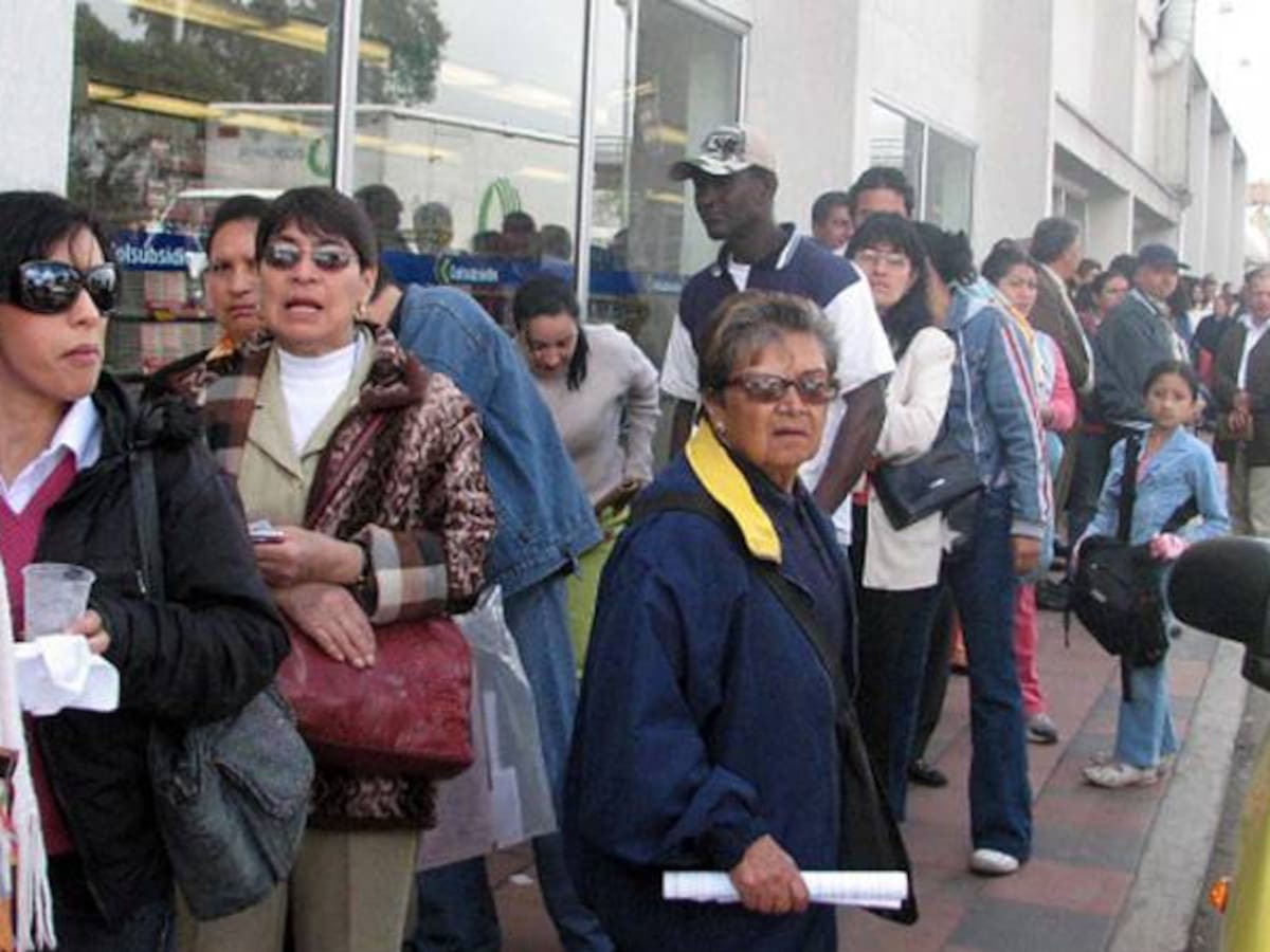 Polémica por recomendaciones de comisión de 10 expertos que eligió el Gobierno