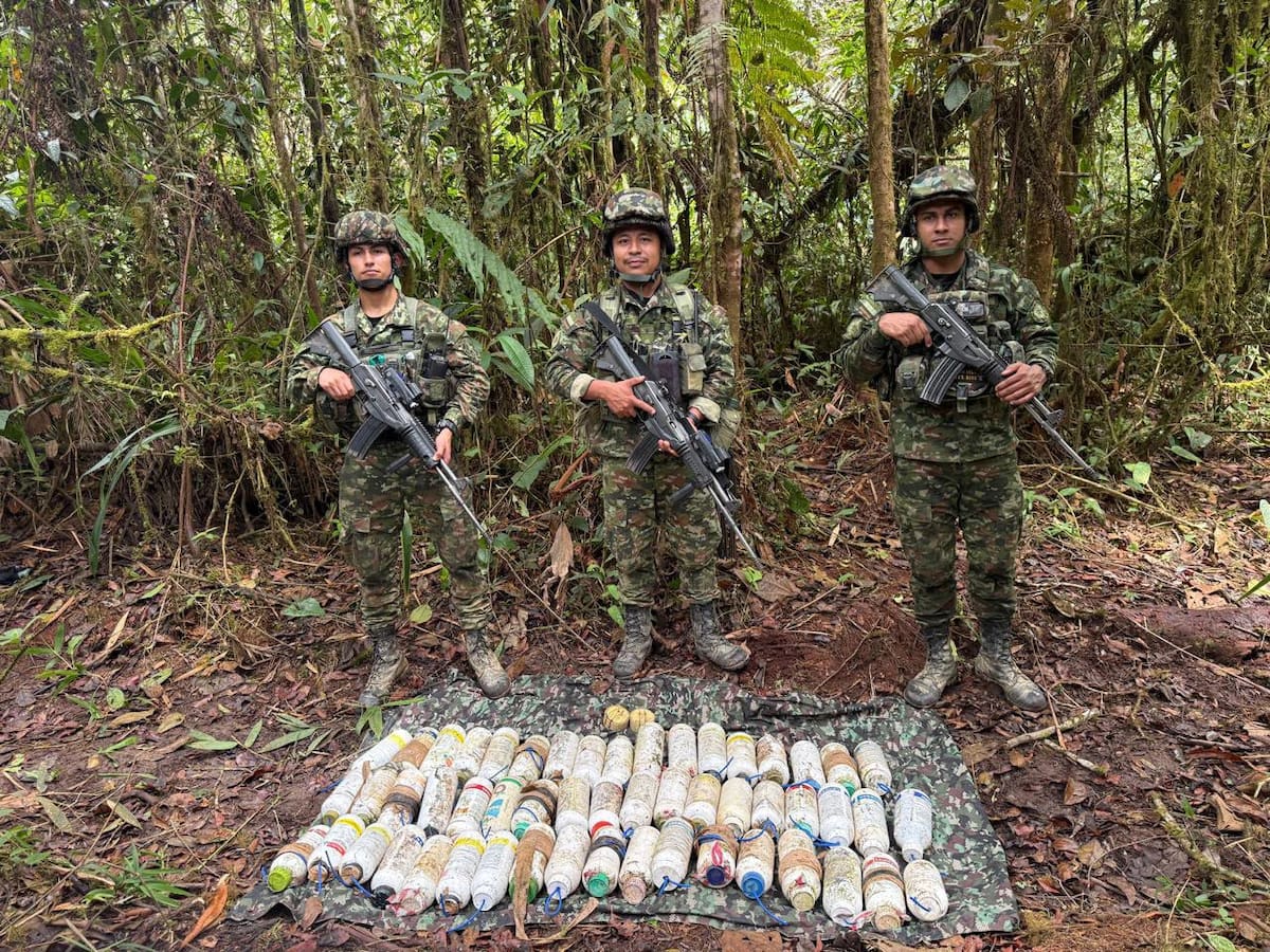El Ejército destruyó más de 50 explosivos con los que disidencias planeaban atentados en el Cauca