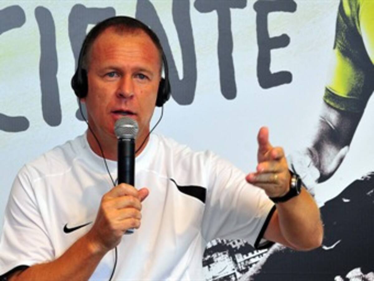 Nuevo entrenador de Brasil deja por fuera de amistoso a Kaká, Maicon y Julio César