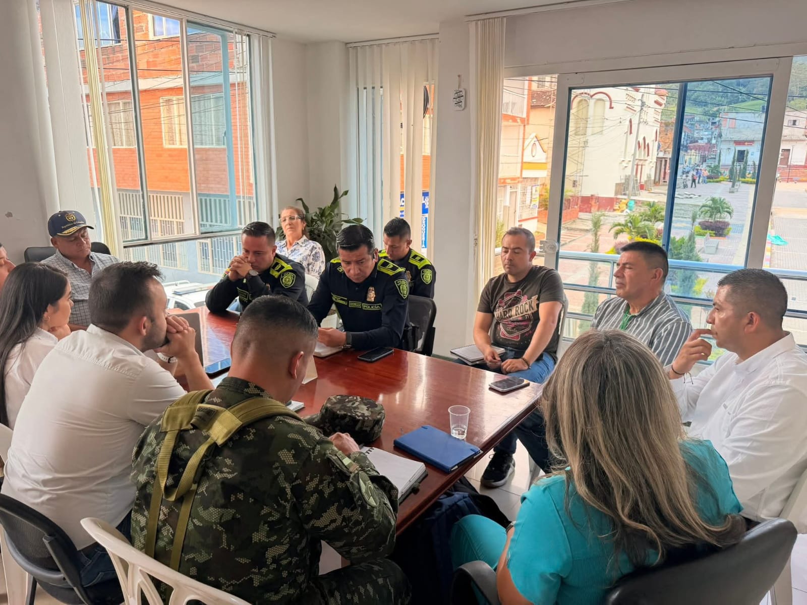 En las últimas horas se adelantó un Consejo Extraordinario de Seguridad en el municipio, en cabeza del secretario de Gobierno de Boyacá, Mauricio Reyes / Foto: Gobernación de Boyacá.