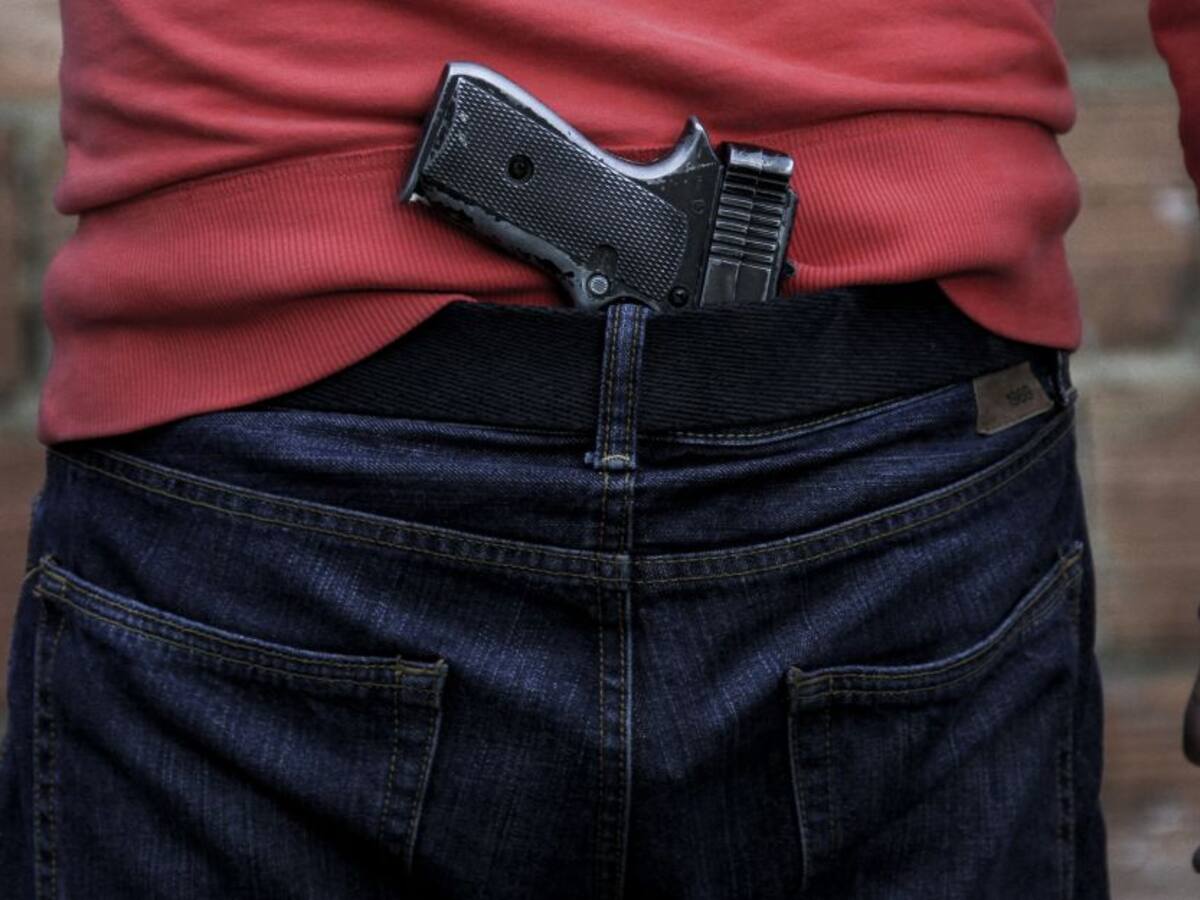 Duque firma decreto que flexibiliza la prohibición al porte de armas