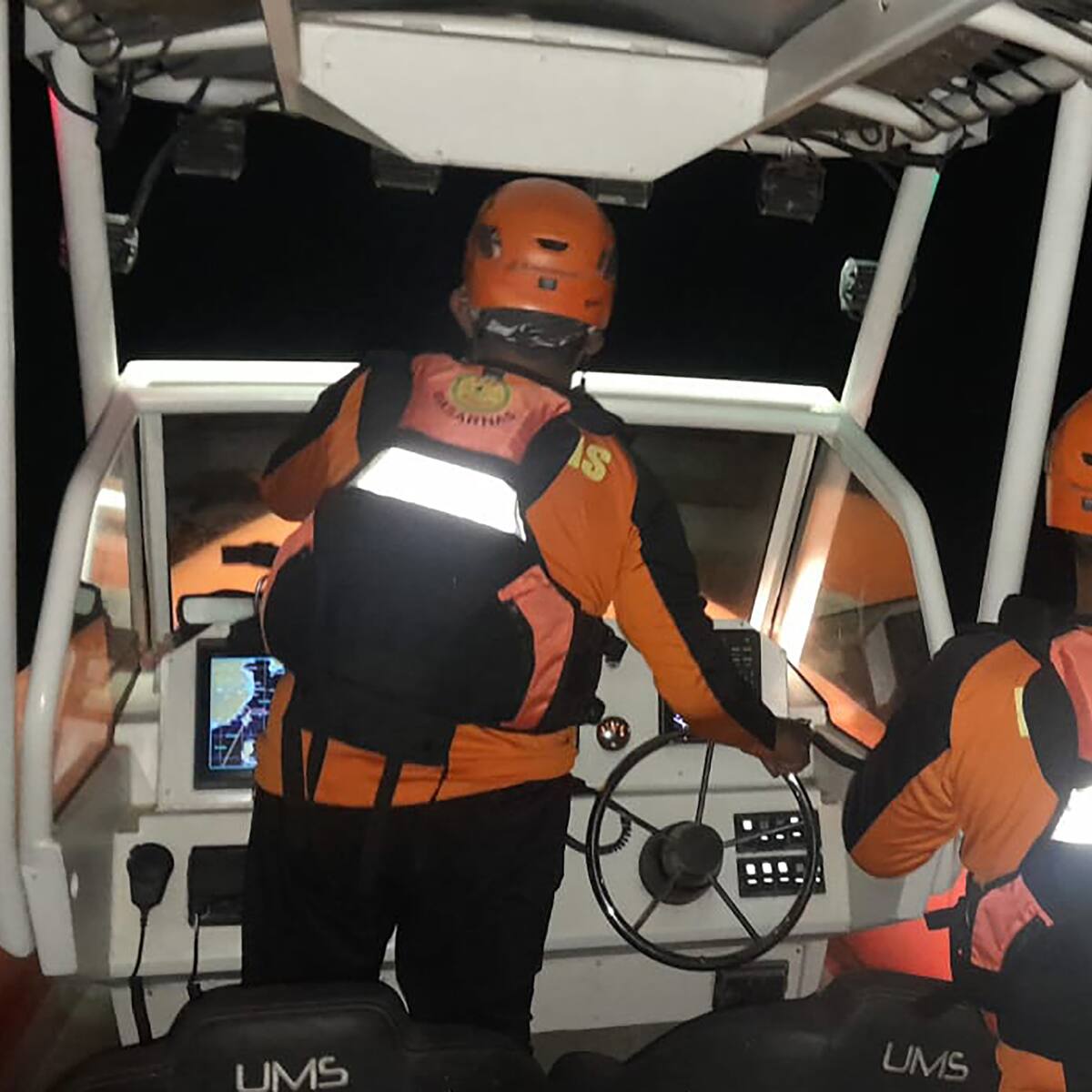 Suben a nueve los muertos en Indonesia por deslizamiento de tierra, con 81 desaparecidos