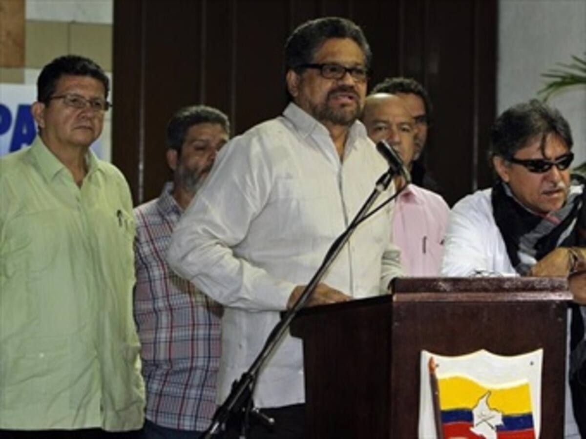 Nada pierde Mindefensa al valorar gestos de paz: Farc