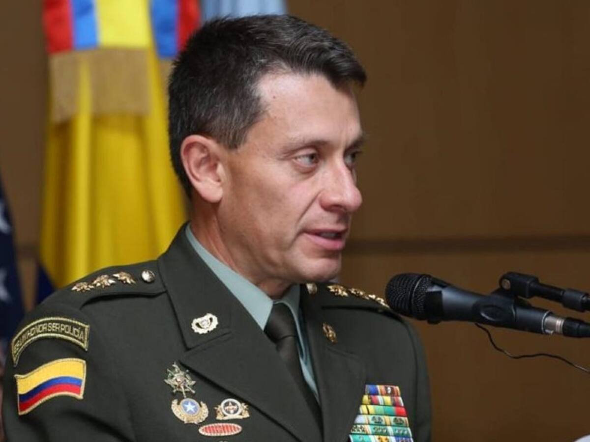 Cero investigaciones, antigüedad y conocer ley: Motivos de ascenso en Policía