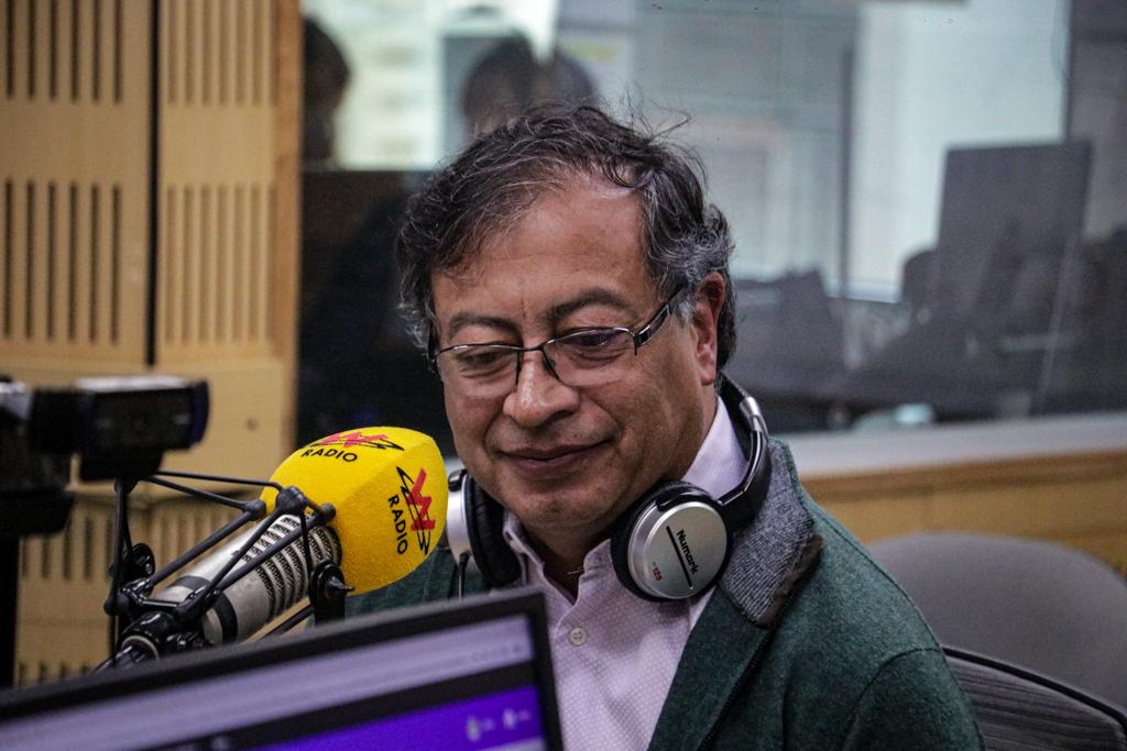 Gustavo Petro, precandidato presidencial del Pacto Histórico, habló en La W sobre las elecciones del 13 de marzo. Foto: W Radio,