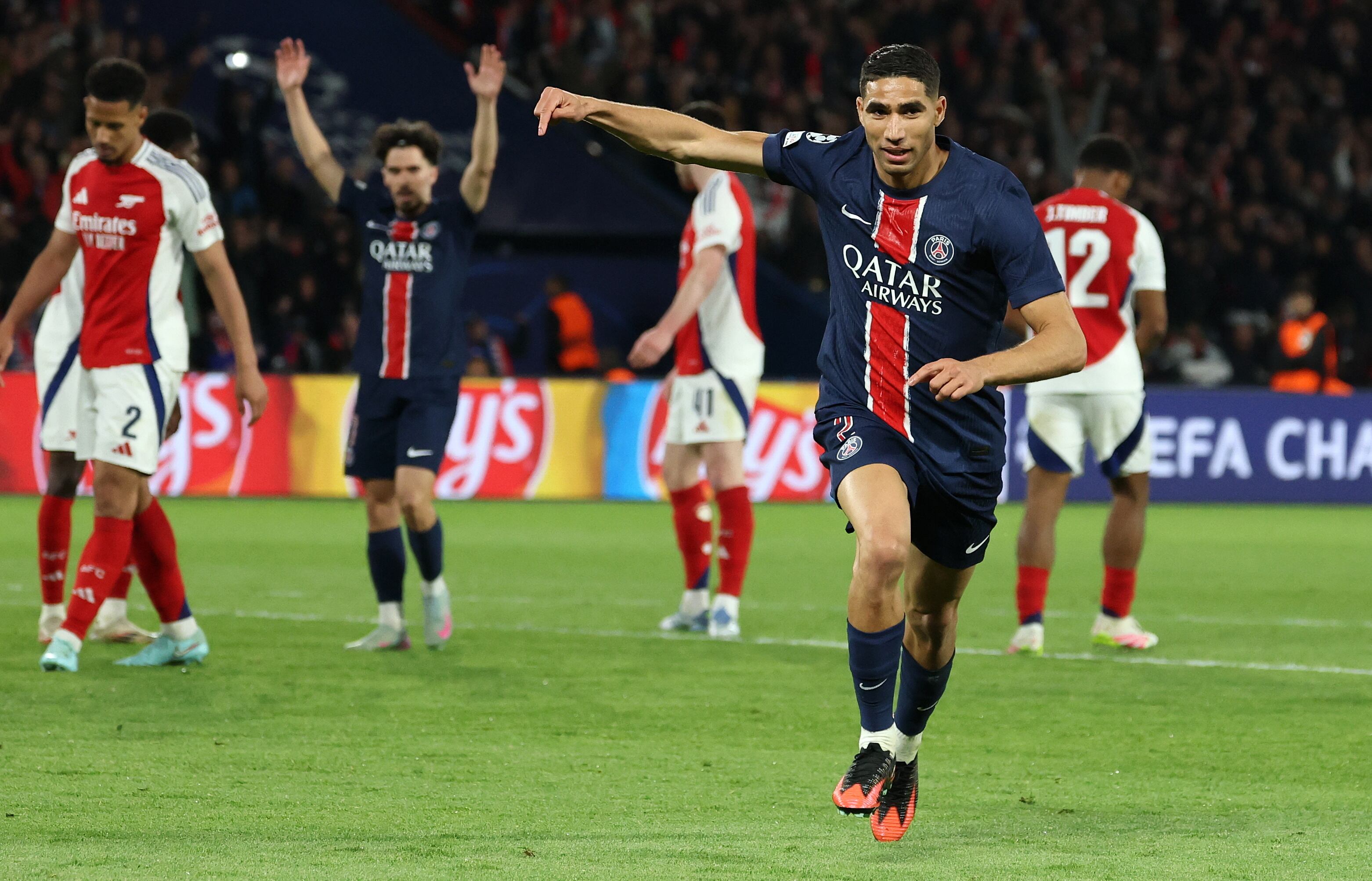 PARIS (France), 07/05/2025.- Achraf Hakimi of PSG celebrates after scoring his team's second goal during the UEFA Champions League semi-finals 2nd leg soccer match between Paris Saint-Germain and Arsenal FC, in Paris, France, 07 May 2025. (Liga de Campeones, Francia) EFE/EPA/MOHAMMED BADRA