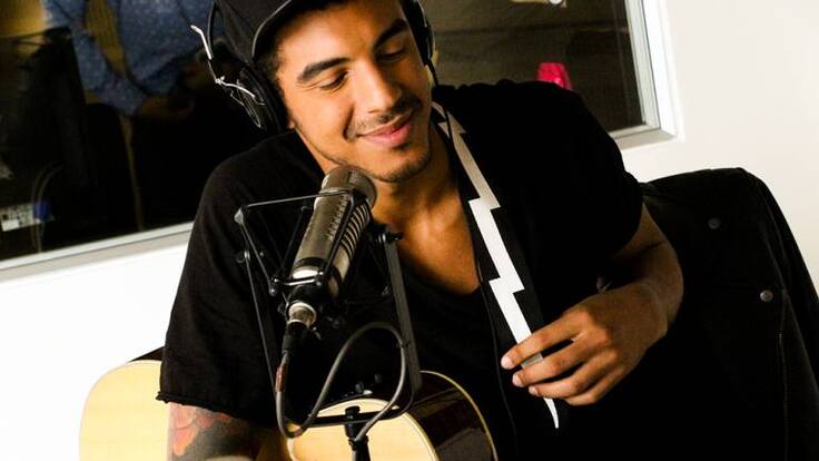 Manuel Medrano en Una Serenata al Oído