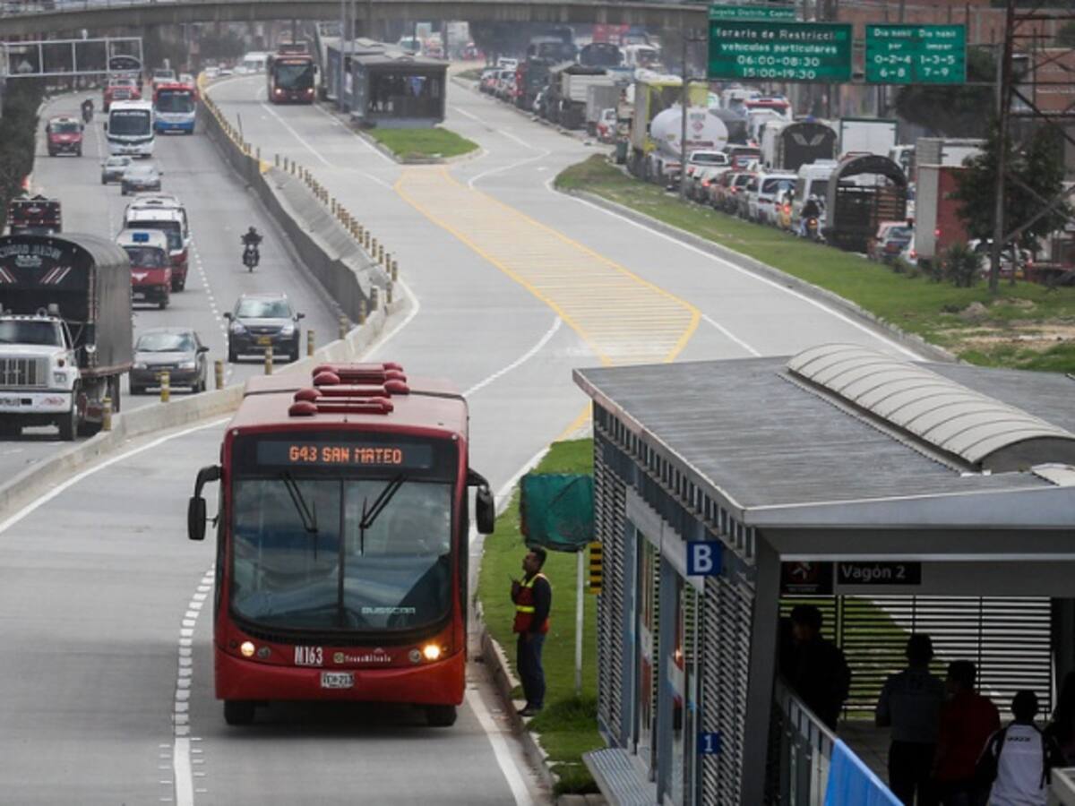 Casi un año de retraso completa estación de integración de Transmilenio en Soacha