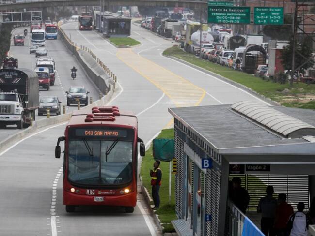 Casi un año de retraso completa estación de integración de Transmilenio en Soacha