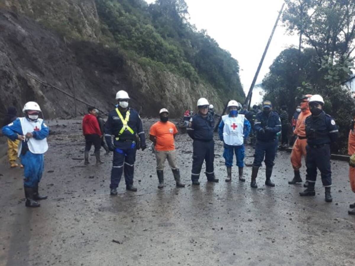Rescatan con vida a desaparecidos por avalancha en Inzá, Cauca