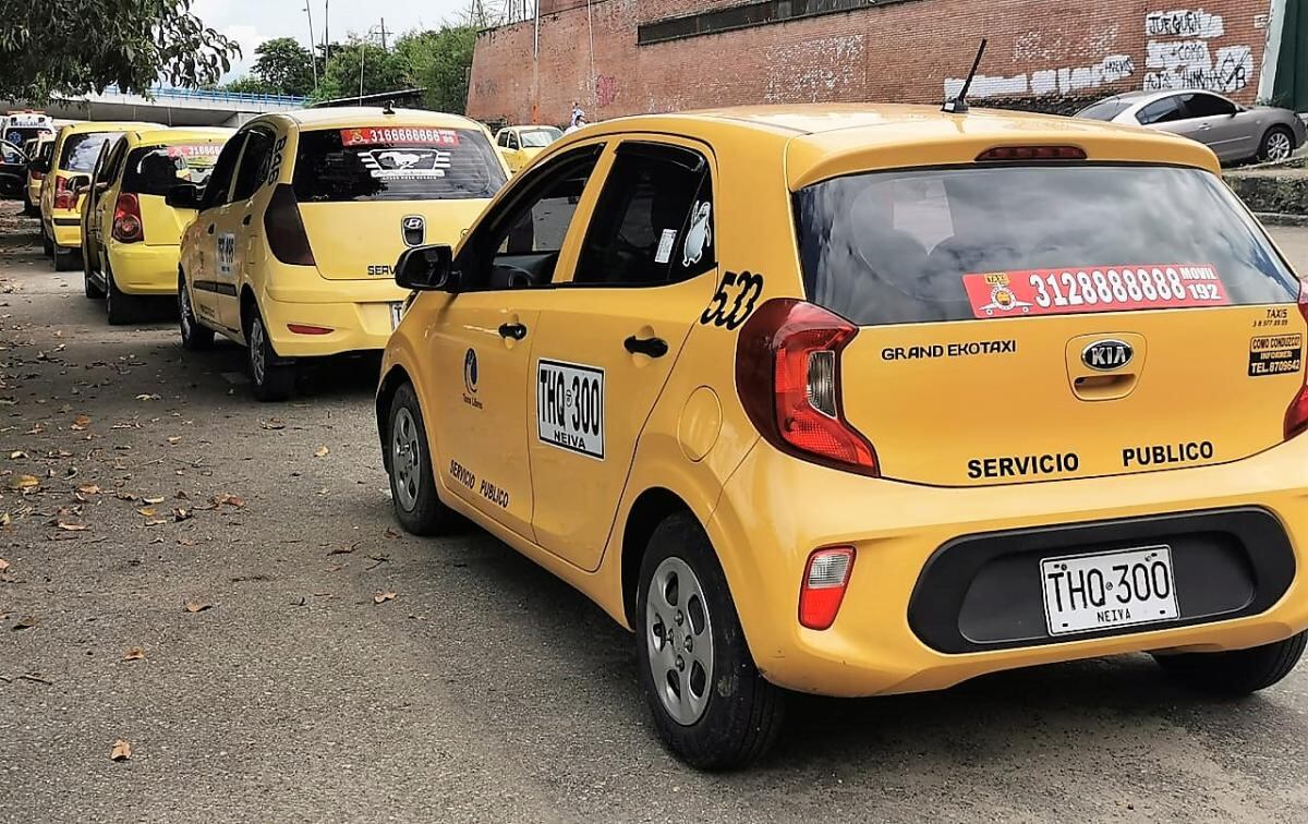 Más de 2100 taxis  existen en la capital.