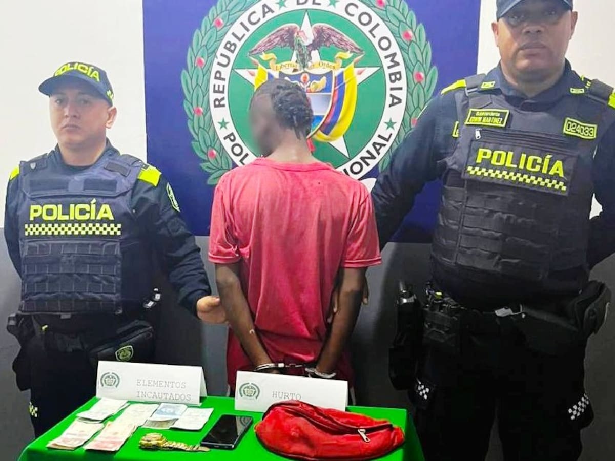Un capturado y un menor aprehendido cuando escapaban en moto con elementos hurtados en Cartagena