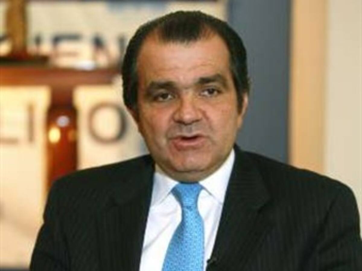 Colombia debe prepararse para más aumentos en los combustibles: Minhacienda