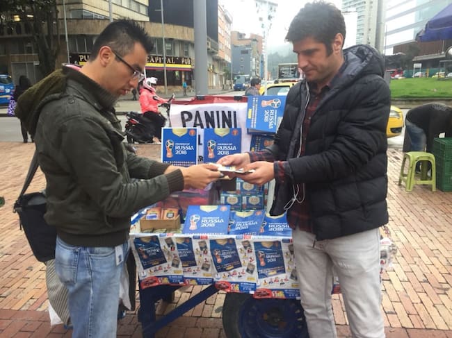 En los zapatos de un vendedor de laminas