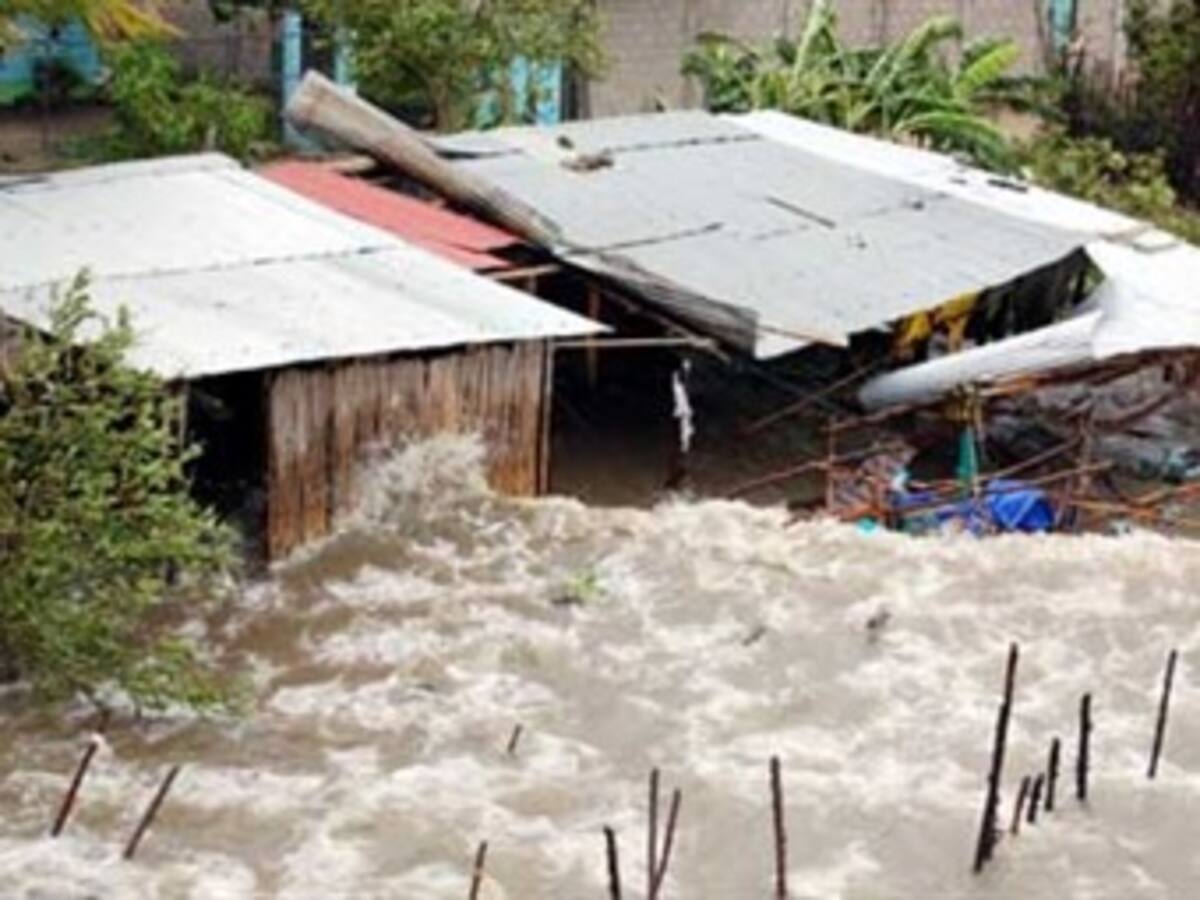 Unas cincuenta viviendas inundadas en Cajicá por creciente del río Bogotá