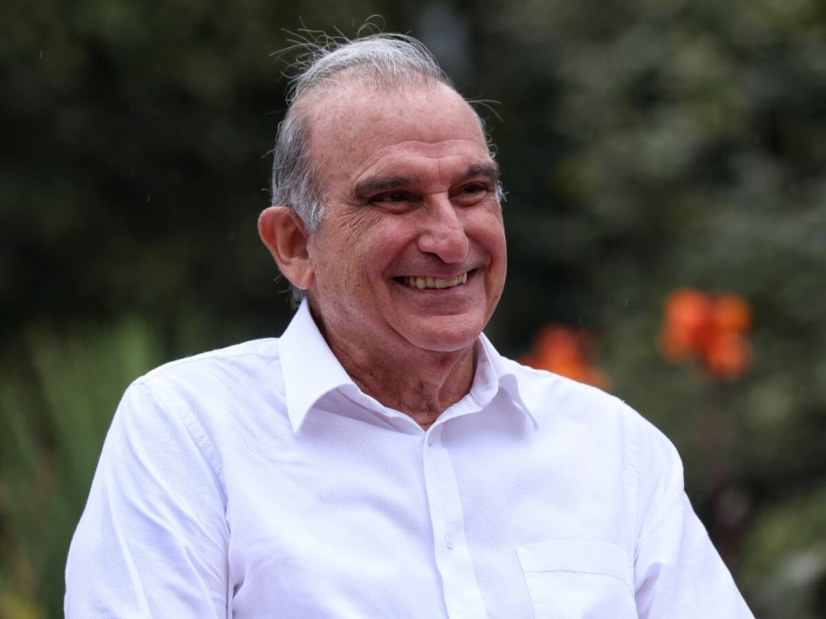 "Es falso que yo me fui a La Habana a entregar el país al castrochavismo"