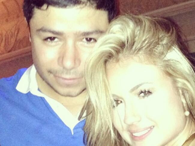 Aunque la presentadora solo compartió la imagen en Snapchat, el hecho de verla de nuevo junto a Daniel Calderón generó el rumor sobre un posible regreso.