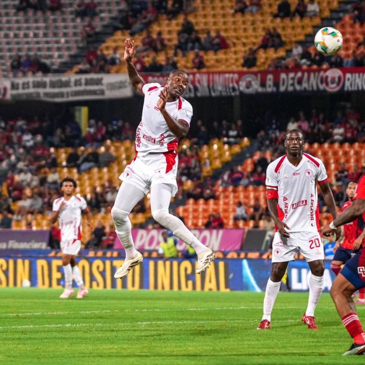 ¿Adrián Ramos será baja en América para el juego ante Junior? Esto dijo Alex Escobar