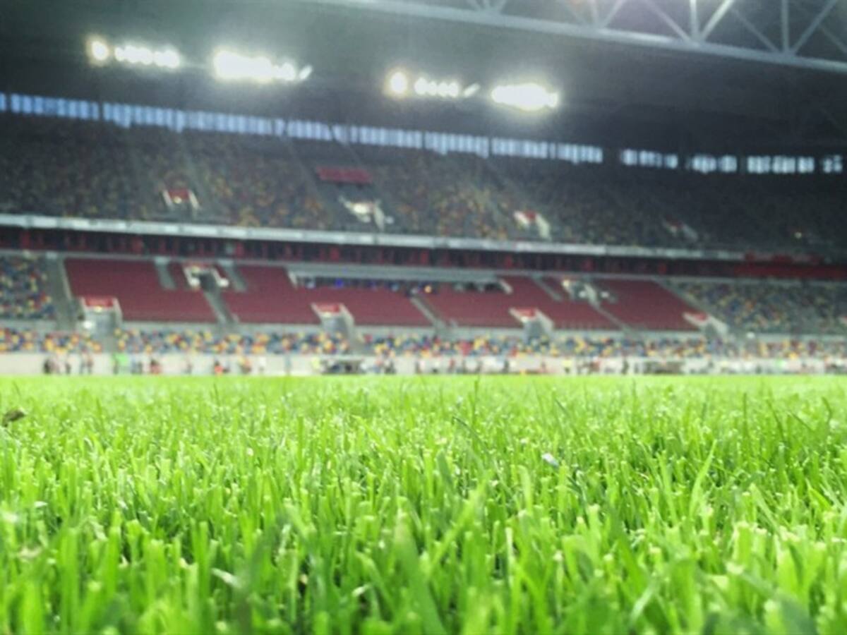 Arquitecto da detalles del primer estadio desmontable del mundo