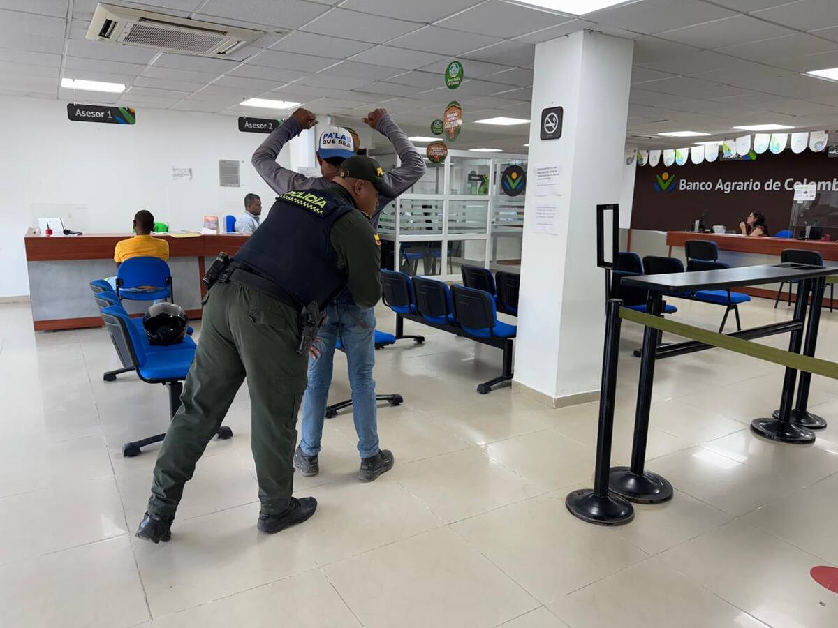 Policía Nacional refuerza seguridad para beneficiarios de Renta Ciudadana en Bolívar