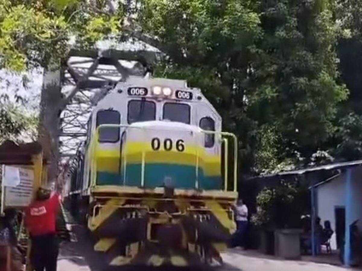 Volvió a pasar el tren cargado de café por Santander