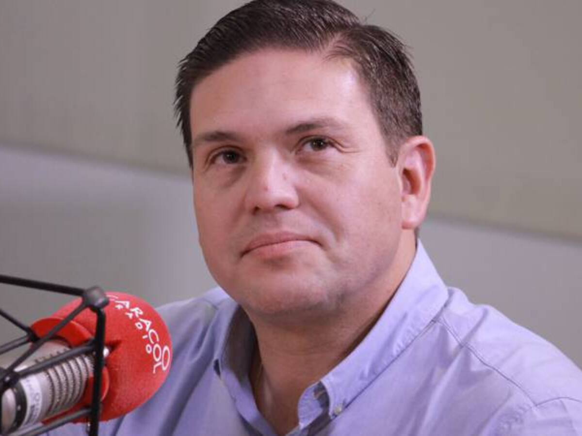 En unos años se podría pasar Policía a un ministerio despolitizado: Pinzón