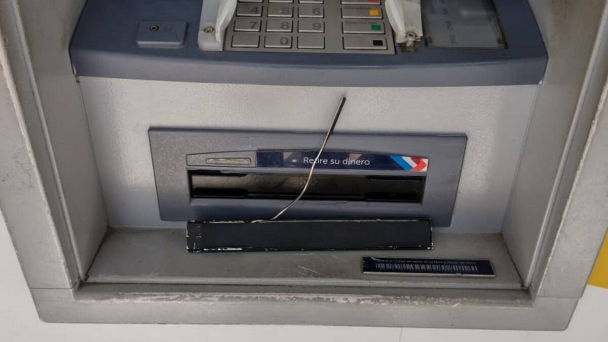 Alertan sobre dispositivos 'extraños' en cajeros automáticos de Santa Marta