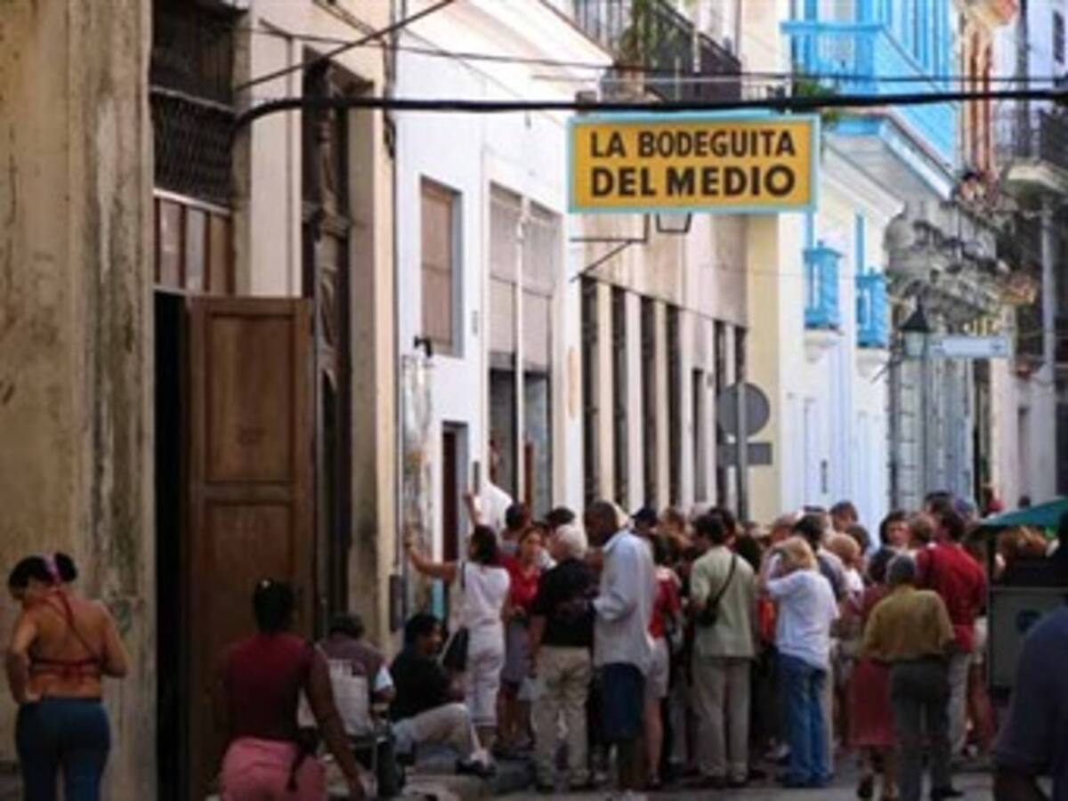 La Bodeguita del Medio cumple 70 años fiel a sus mojitos y la cocina cubana