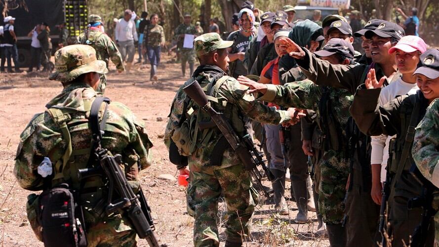 Guerrilleros en zonas veredales . Foto: Agencia EFE
