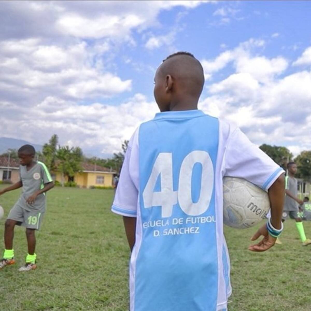 Un menor resultó herido con un arma traumática cuando estaba jugando un partido de fútbol