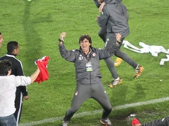 Gustavo Costas, en ojo del huracán por la nómina que jugó contra Nacional