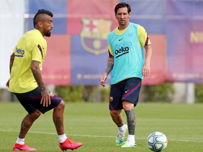 Messi continúa sin entrenar con el Barcelona por una &quot;pequeña contractura&quot;