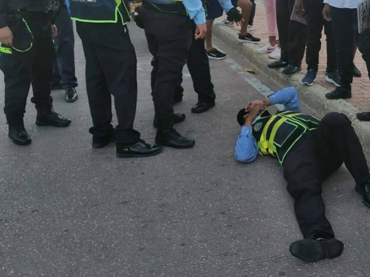 Tres agentes fueron arrollados por taxistas durante operativos en Cartagena