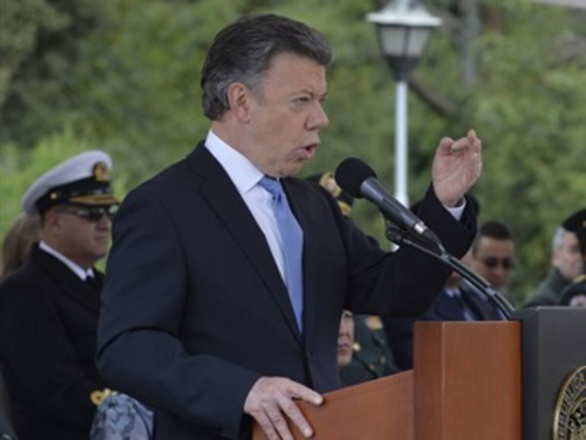 Pacientes no aceptan disculpas de Santos sobre el SIDA y advierten posible tutela