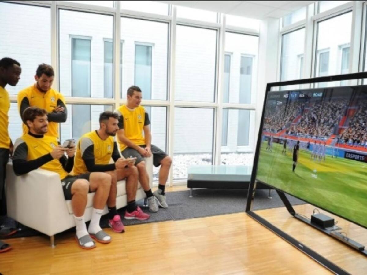 Jugadores de Juventus "pegados" a FIFA 14
