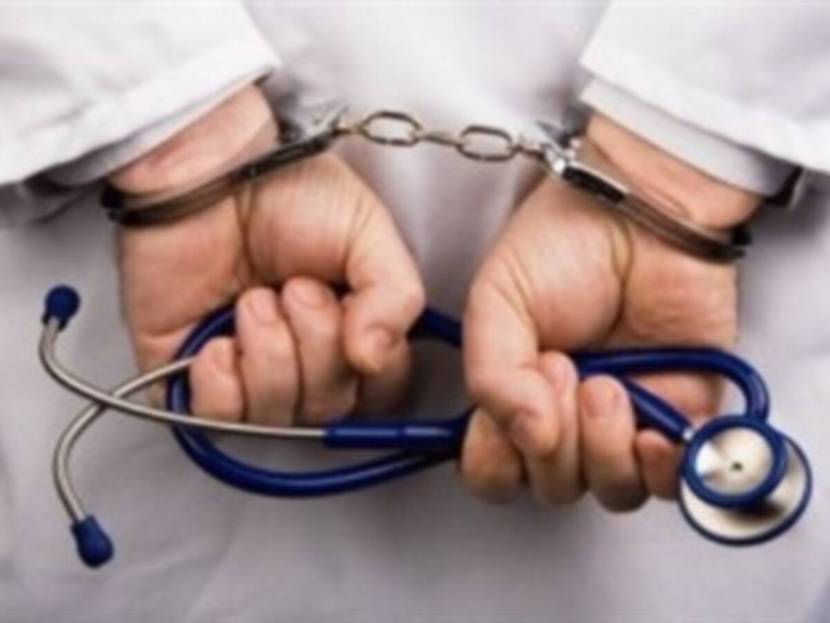Médicos critican falta de acción ante desfalco a la salud. Santos dice que hospitales están en 'cuidados intensivos'