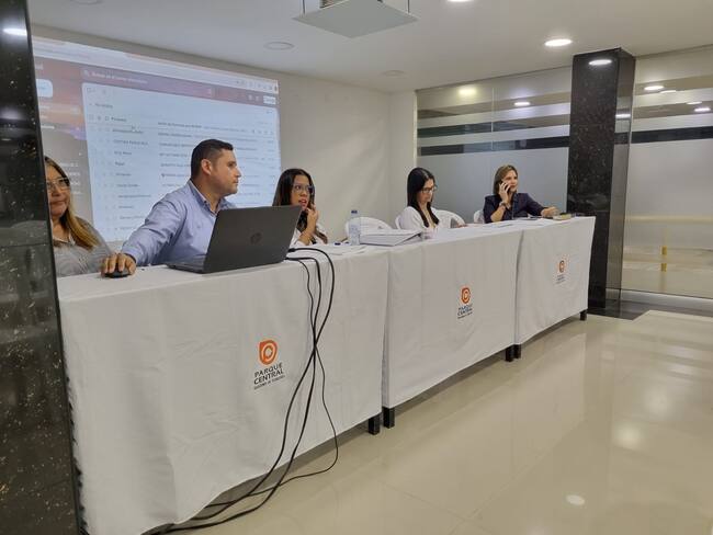 Rueda de prensa gerentes centro comerciales de Barranquilla denuncian abusos de Air-e / Caracol Radio