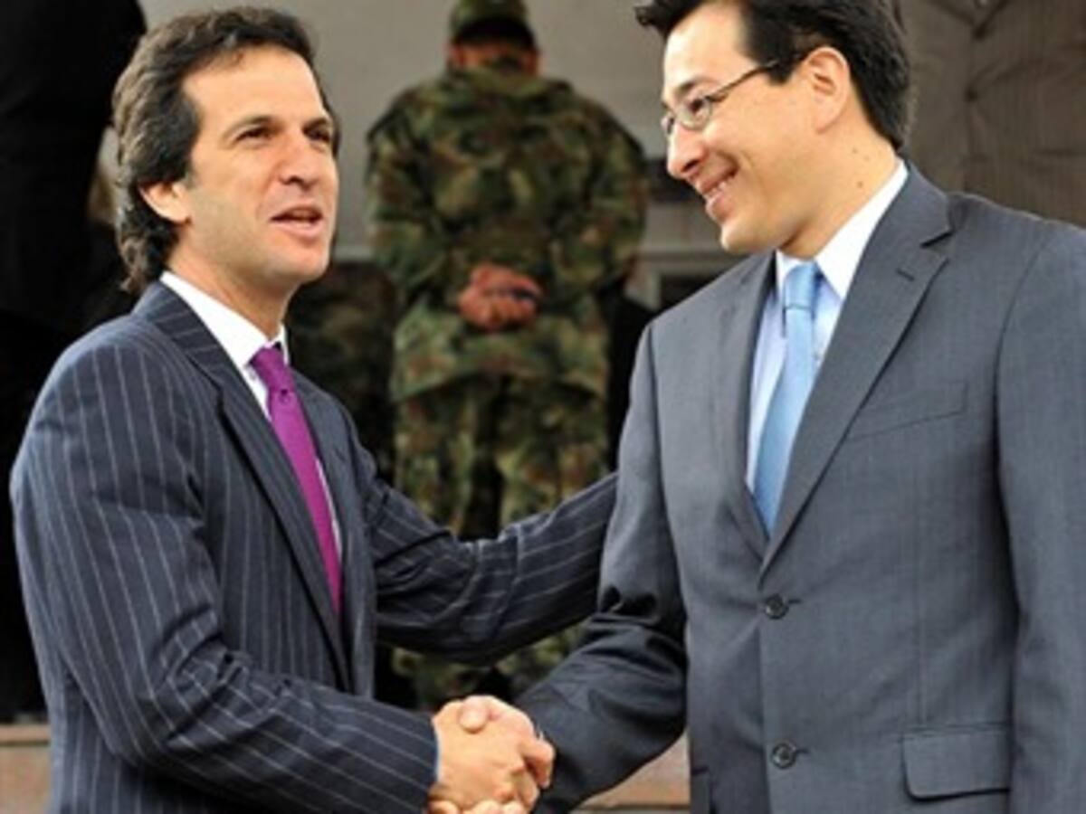 Colombia y Ecuador nombran encargados de negocios