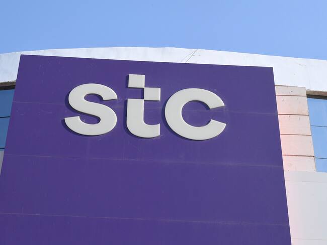 Compañía saudí STC Group se convierte en primer accionista de Telefónica: experto analiza