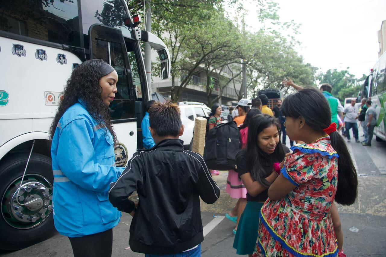 Retorno de familias indígenas de Medellín a Chocó. Foto: Personería de Medellín.