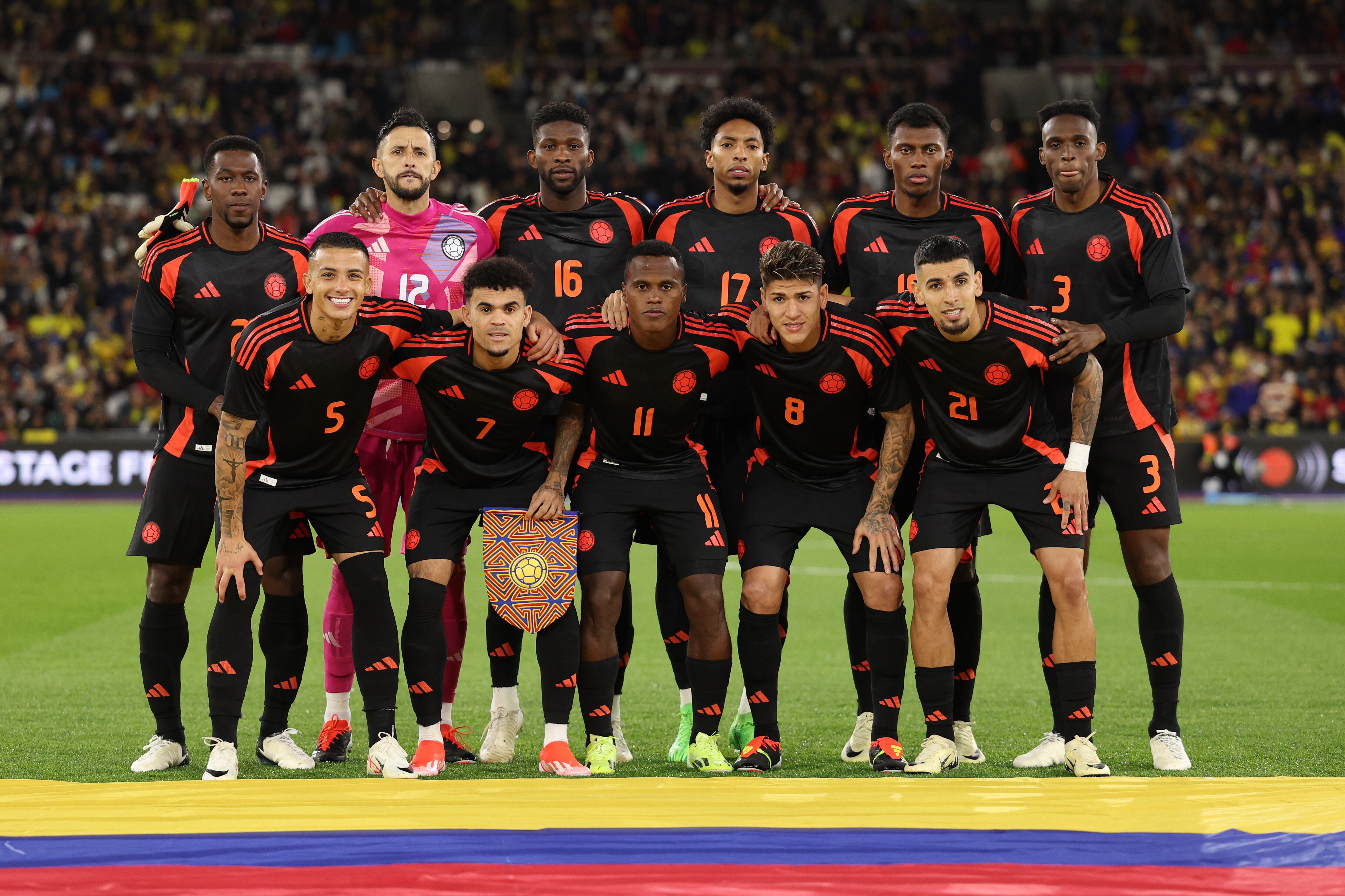 LONDON, ENGLAND - MARCH 22: Players of Colombia pose for a team photograph prior to the international friendly match between Spain and Colombia at London Stadium on March 22, 2024 in London, England. (Photo by Warren Little/Getty Images)