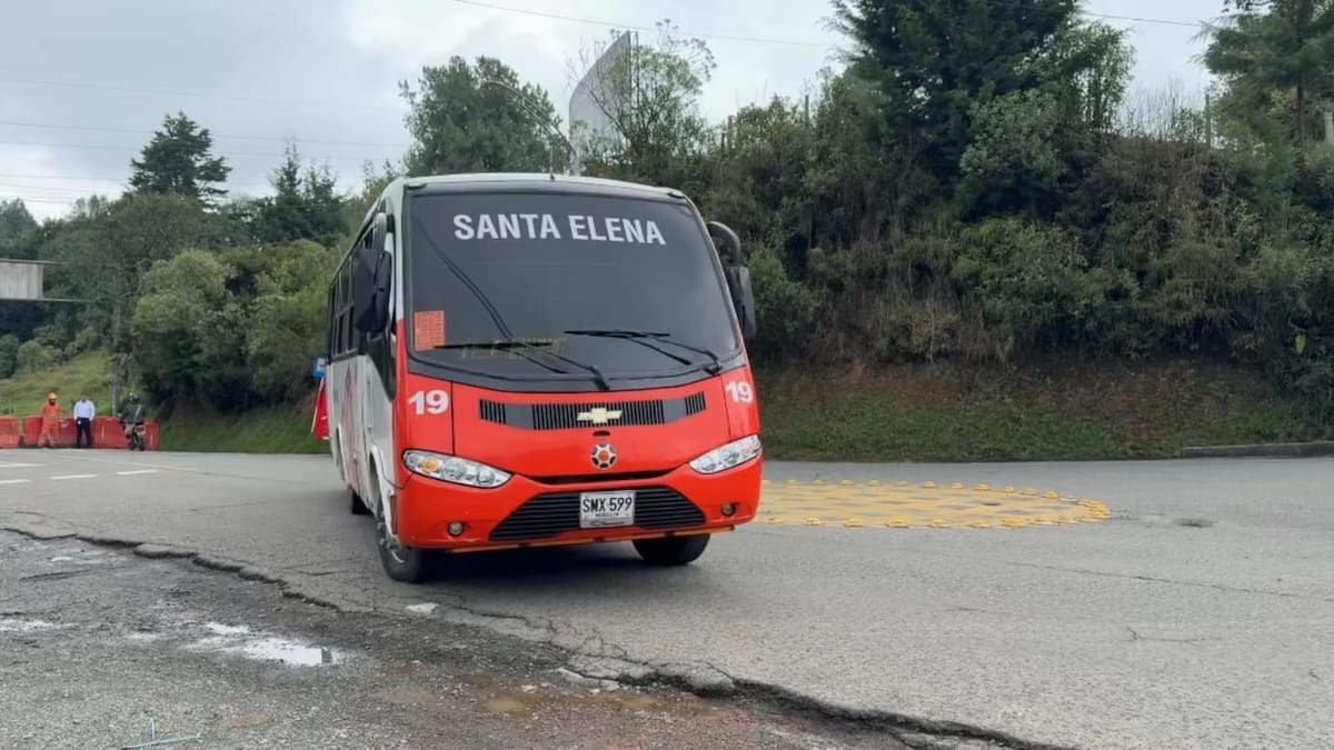 Nueva ruta de transporte en Santa Elena conecta Barro Blanco y El Plan, en Medellín
