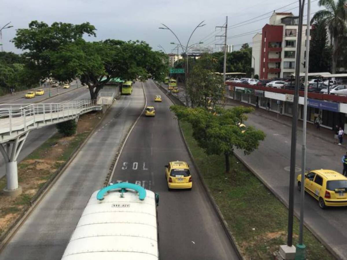 Video: Así avanza el día y sin motos; hay retraso en alimentadores
