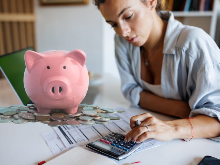 Ahorrar dinero en la Declaración de Renta 2025 es posible: DIAN reveló documento clave/ Getty Images