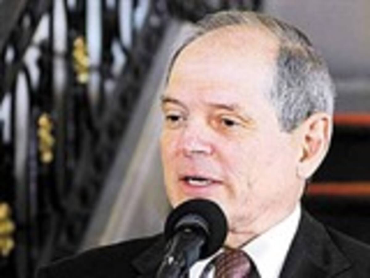 'Podemos negociar la venta de energía eléctrica a Venezuela': Hernán Martínez, Ministro de Minas y Energía