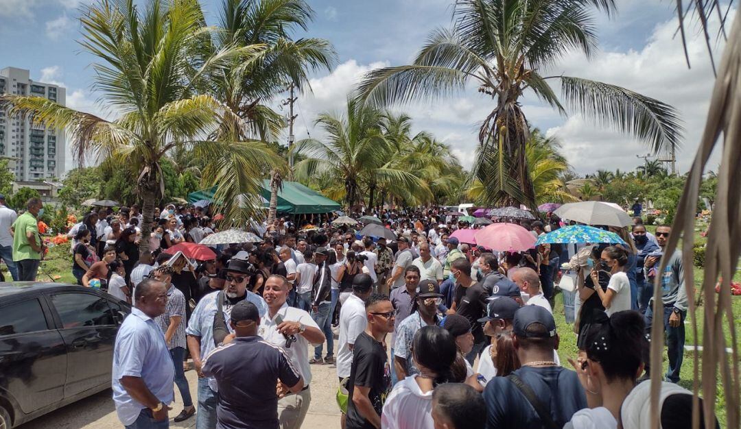 Edwin Jr. Antequera fue despedido en el cementerio Jardines de Cartagena